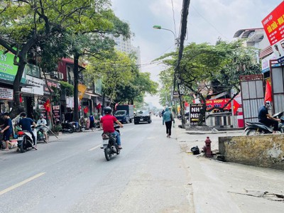 Cần bán 139M đất-mặt phố Nguyễn Hoàng Tôn-vị trí đẹp-giá tốt-đầu tư 0