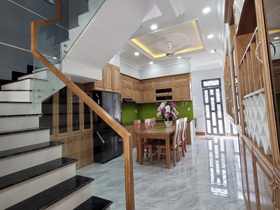 NH Siết Nợ Nay Tôi Cần Bán Gấp Căn Nhà Sổ Sẵn 2 Lầu Có 2 Tỷ 250 Triệu 6