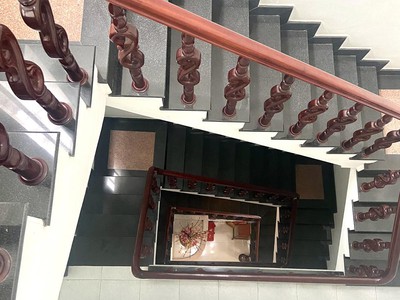 Cho thuê nhà 3 tầng mặt tiền khu bàn cờ Nha Trang giá 15tr/ tháng. 2