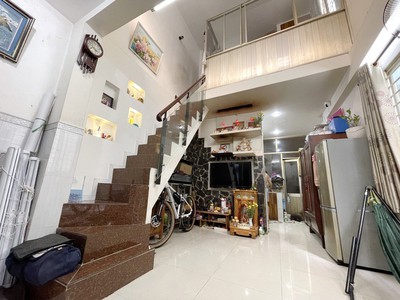Cần bán loa cổ đang nghe tốt 975