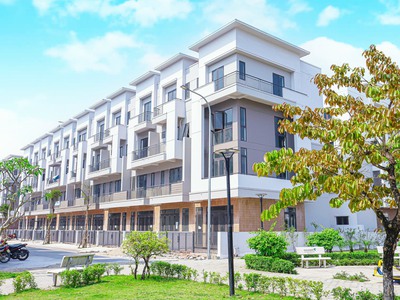 Cần bán loa cổ đang nghe tốt 386