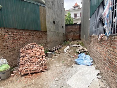 Bán đất mặt hồ hồ tai trâu, đường trước nhà ô tô chạy vòng quanh, đỗ cửa vào nhà, vị trí kinh doanh 0