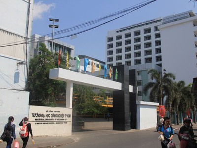 Cần bán loa cổ đang nghe tốt 748