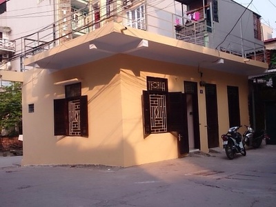 Cần bán nhà mái bằng 3 mặt thoáng 1