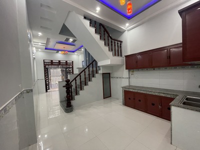 Nhà phố mặt tiền sổ sẵn thành phố Bình Dương 6