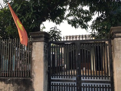 Cho thuê nhà 3,5tr/tháng, sân oto, 2pn gần chợ quang thắng trảng dài 0