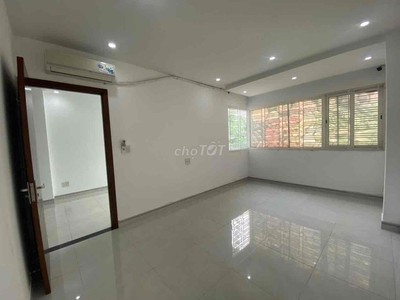 Nhà thuê MT giá siêu rẻ, KDC Trung Sơn, BC. 6x20m, hầm, trệt, lửng, 3 lầu, sân thượng. Giá 52 tr/th 3