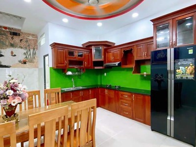 Cần bán loa cổ đang nghe tốt 601
