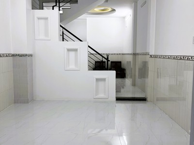 Cho thuê nhà đẹp giá rẻ 4x13 2pn gần chợ đường số 11 linh xuân 0