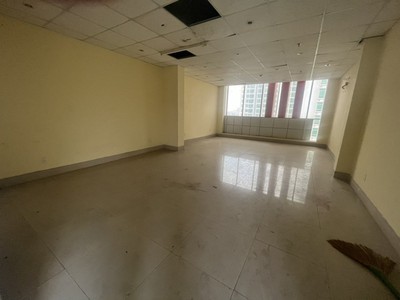 Nhà cho MT Nguyễn Thị Thập,Tân Phong, Quận 7.DT 5.5x2m, hầm , 6 lầu , thang máy. Giá thuê 90 triệu 1