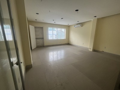 Nhà cho MT Nguyễn Thị Thập,Tân Phong, Quận 7.DT 5.5x2m, hầm , 6 lầu , thang máy. Giá thuê 90 triệu 2