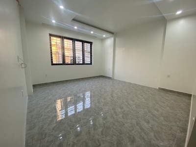 -  chính chủ bán nhà độc lập 95m nhà 4 tầng móng khoan cọc nhồi mặt ngõ bờ mương cầu tre, ngô 4