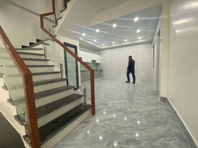 -  chính chủ bán nhà độc lập 95m nhà 4 tầng móng khoan cọc nhồi mặt ngõ bờ mương cầu tre, ngô 1