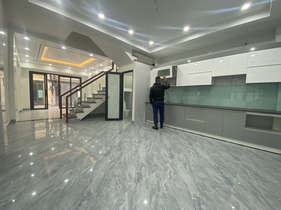 -  chính chủ bán nhà độc lập 95m nhà 4 tầng móng khoan cọc nhồi mặt ngõ bờ mương cầu tre, ngô 2