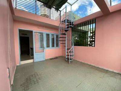 Nhà đẹp khu trung tâm, xem là thích ngay 1