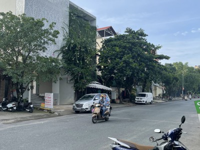 Cần bán gấp căn nhà phố siêu đẹp - siêu tiện ích - ngay khu bờ sông phạm văn đồng - hbc thủ đức 0