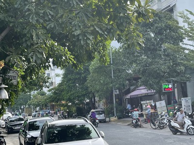 Cần bán gấp căn nhà phố siêu đẹp - siêu tiện ích - ngay khu bờ sông phạm văn đồng - hbc thủ đức 1