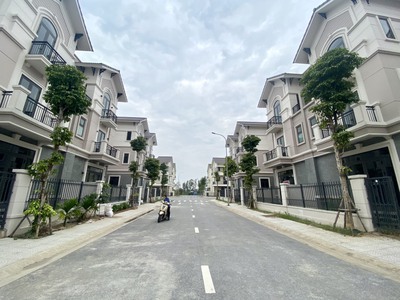Cần bán loa cổ đang nghe tốt 6267