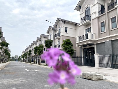 Cần bán loa cổ đang nghe tốt 6270