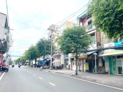 Cần bán loa cổ đang nghe tốt 7045