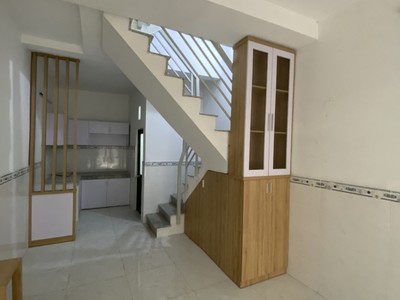 Tôi cần bán nhà 1 trệt 2 lầu 4pn giá chỉ 1,2ty 0