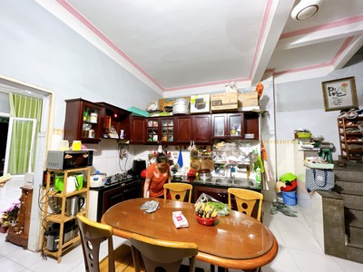 Cần bán loa cổ đang nghe tốt 6250