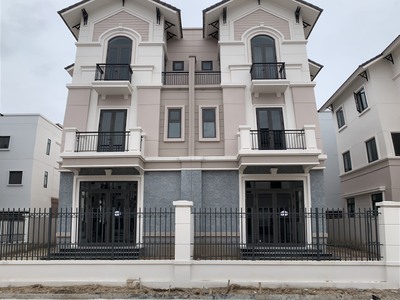 Cần bán loa cổ đang nghe tốt 6265