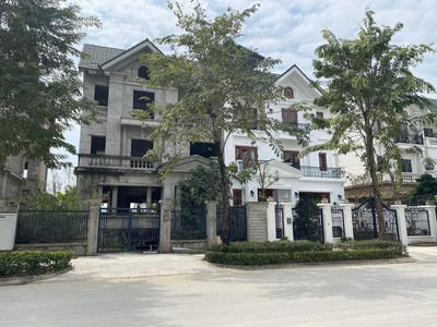 Cần bán loa cổ đang nghe tốt 7001