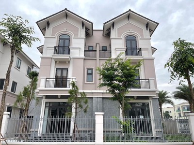 Cần bán loa cổ đang nghe tốt 5657