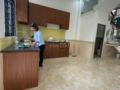 Cho thuê nhà mặt tiền kdc Phú Hồng Khang, Bình Chuẩn, Thuận An. 3