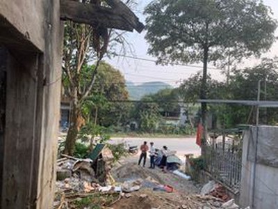 Gia đình cần bán nhanh lô đất mặt đường quốc lộ 6 tại thị trấn Lương Sơn tỉnh Hòa Bình 0
