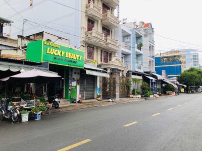 Bán nhà mt 20m tây sơn  ngay tân hương  dt 8.4x26 nở hậu 12m cấp 4, gía 26 tỷ tl 2