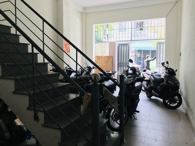 Gấp bán nhà 3 tầng mặt tiền bàu tràm 1, 13 phòng trọ đang cho thuê, dtsd 225m2, chỉ 4.x tỷ tlcc 1