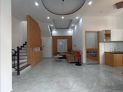 Nhà 2 tầng mới ở ngay trần cao vân, 52m2, ngang 7.5m, chỉ nhỉnh 2 tỷ tlcc 3