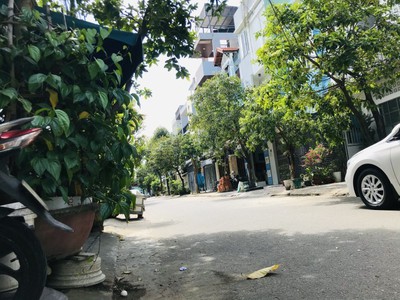 Gấp bán nhà 3 tầng mặt tiền bàu tràm 1, 13 phòng trọ đang cho thuê, dtsd 225m2, chỉ 4.x tỷ tlcc 2