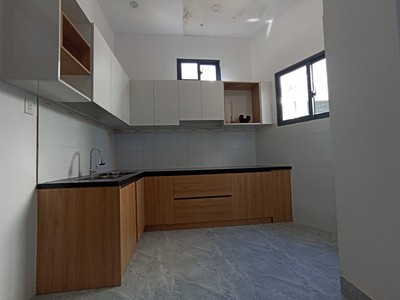 Nhà 2 tầng mới ở ngay trần cao vân, 52m2, ngang 7.5m, chỉ nhỉnh 2 tỷ tlcc 4