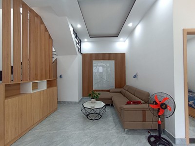 Nhà 2 tầng mới ở ngay trần cao vân, 52m2, ngang 7.5m, chỉ nhỉnh 2 tỷ tlcc 2
