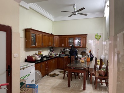 Bán gấp căn nhà 4 tầng đối diện trường Chu Văn An tại Giang Biên, Long Biên, kinh doanh được. 0