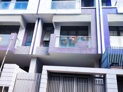 Bán nhà mt 8m, tặng nội thất xịn, kdc dương hồng bình chánh, thang máy, tầng hầm, dtsd 450m2, 0