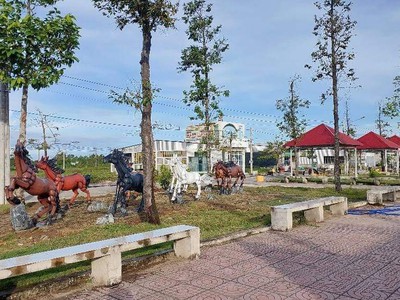 Bán đất nền mặt tiền chợ mới thị trấn thạnh Phú 2
