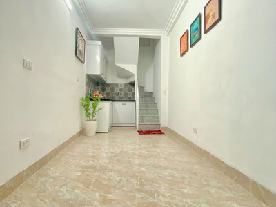 Hoàng hoa thám ,dt 15m2  ,4 tầng ,mt 2.1m ,giá chào mới 1.9 tỷ ba đình 2
