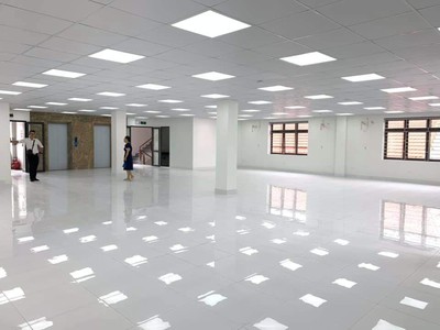 Cho thuê  tầng 1 Shophouse diện tích 140m, ngang 12m giá 25tr/ tháng tại vinhomes Imperia 0