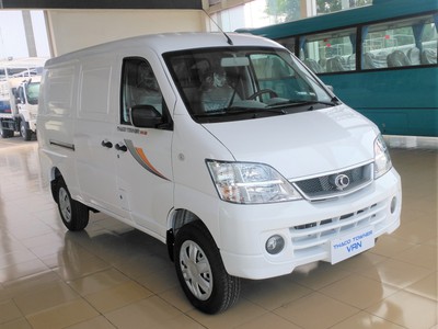 Xe tải Thaco Towner Van vào thành phố, KM 8 triệu đồng 2