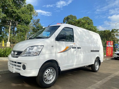 Xe tải Thaco Towner Van vào thành phố, KM 8 triệu đồng 4