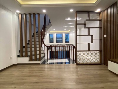 Bán Gấp Nhà Nguyễn Sơn, Bồ Đề, 45m2, Lô Góc, Phân Lô, Ô Tô, Gần CC Berriver, Nhỉnh 5 Tỷ 1