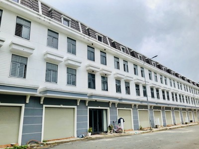 Bán nhà mới 100 Giá 2 tỷ 100 Cách chợ Hội Nghĩa chỉ 100m 1