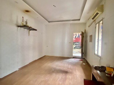 Bán căn tập thể 71m ngay ngõ phố lò đúc, q hai bà có 1,49 tỷ 2