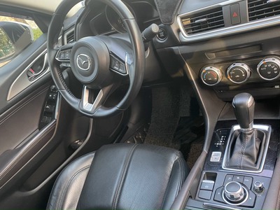 Chính Chủ Bán Xe gia đình sử dụng, còn rất mới, Mazda 3 màu trắng 3