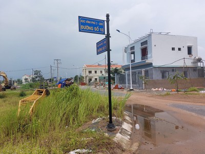 Bán lô đất kề ngả tư bình phước, thủ đức giá rẻ, đường nhựa 4
