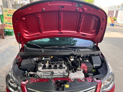 Chính Chủ Cần Bán Xe Hatchback Màu Đỏ 5 Cửa Số Tự Động 2